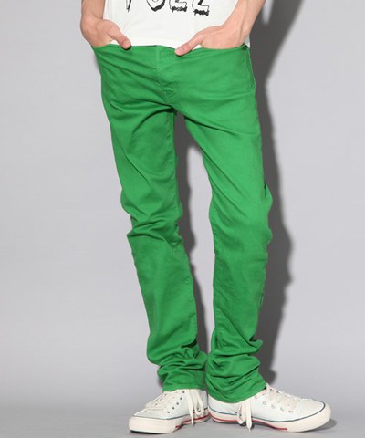メンズおすすめ緑・グリーンのカラーパンツ2