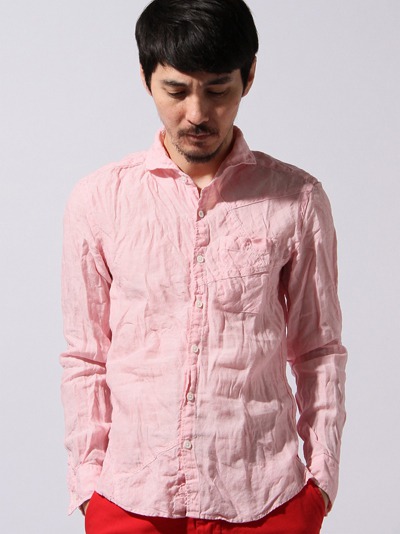トルネードマートのピンクシャツ