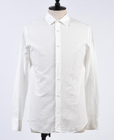 KUROの白シャツ